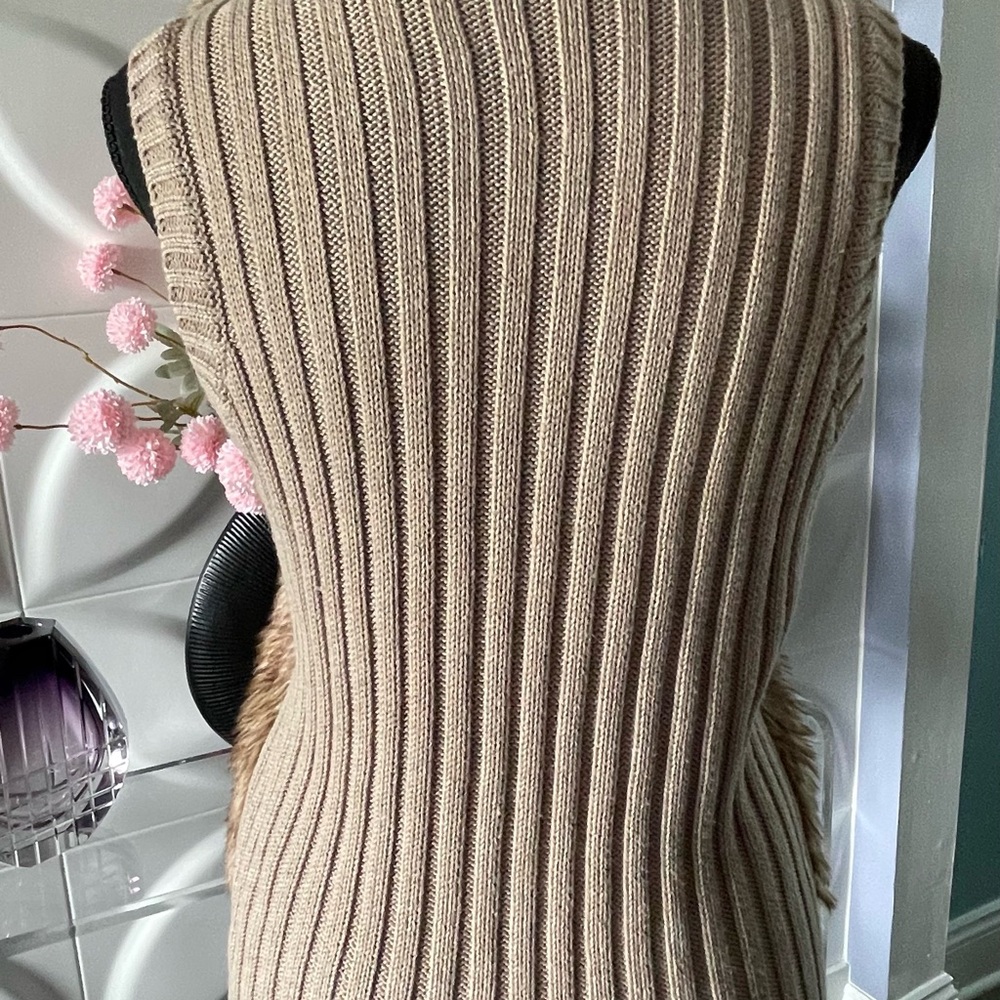Kenar Women's Faux Fur and Beige Knit Vest Size Medium - Picture 3 of 6